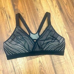 LIKE NEW // Lululemon Awake Bra in Black